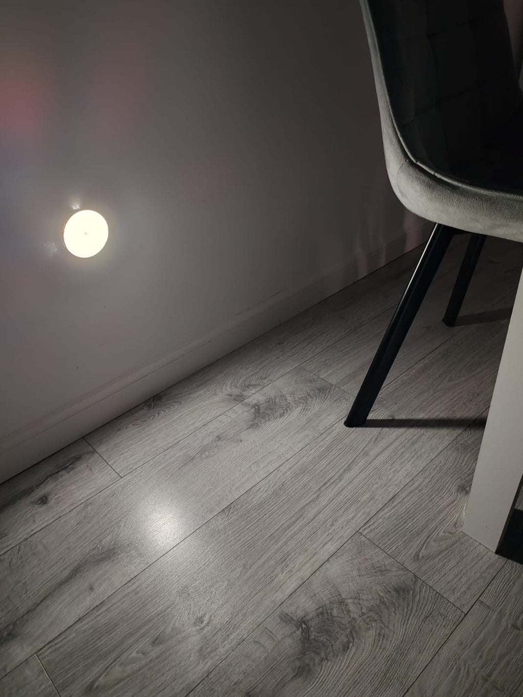 Lampa LED cu senzor de miscare - se aprinde automat noaptea (Pachet 2 bucati)