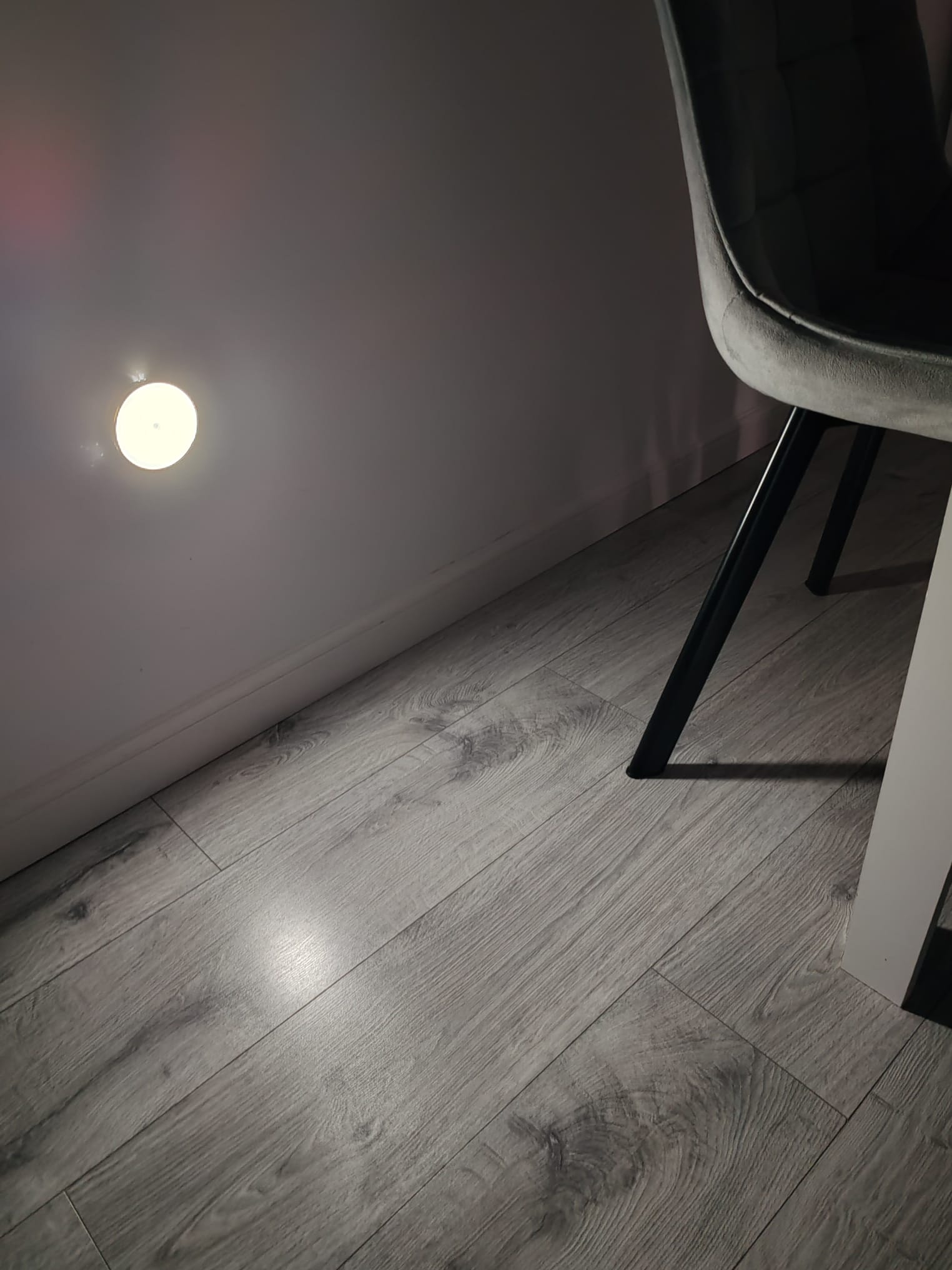 Lampa LED cu senzor de miscare - se aprinde automat noaptea (Pachet 2 bucati)